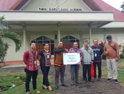 Bank NTT Cabang Ruteng Berbagi Kasih Natal di Gereja Paroki Ekaristi KA-Redong