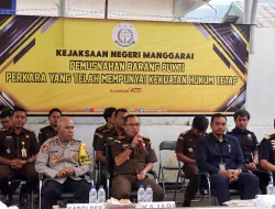 Kejari Manggarai Musnahkan 26 Barang Bukti dari 14 Perkara Berkekuatan Hukum Tetap