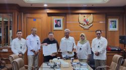 Yayasan Bambu Lingkungan Lestari (YBLL) bersama Direktorat Jenderal Konservasi Sumber Daya Alam dan Ekosistem (KSDAE) secara resmi menandatangani Perjanjian Kerja Sama (PKS) untuk pelaksanaan Program Bioregion Wallacea, pada Senin (23/6) pagi di Jakarta.