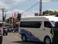 Antrean Panjang di SPBU Carep, Polantas Atur Kendaraan Cegah Kemacetan
