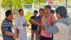 Bank NTT Cabang Ruteng Serahkan Laptop untuk Paroki Santu Klaus Kuwu